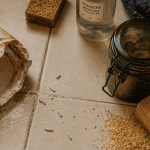 larve maison cuisine près farine ouverte