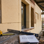 ITE : isolation exterieure quelle epaisseur, mur isolé sur chantier