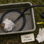 Vider une piscine avec un tuyau : siphon sans pompe